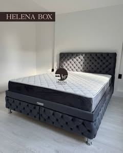 Crni krevet HELENA BOX sa dugmasto tapaciranim uzglavljem i bazom — Nameštaj Miansa